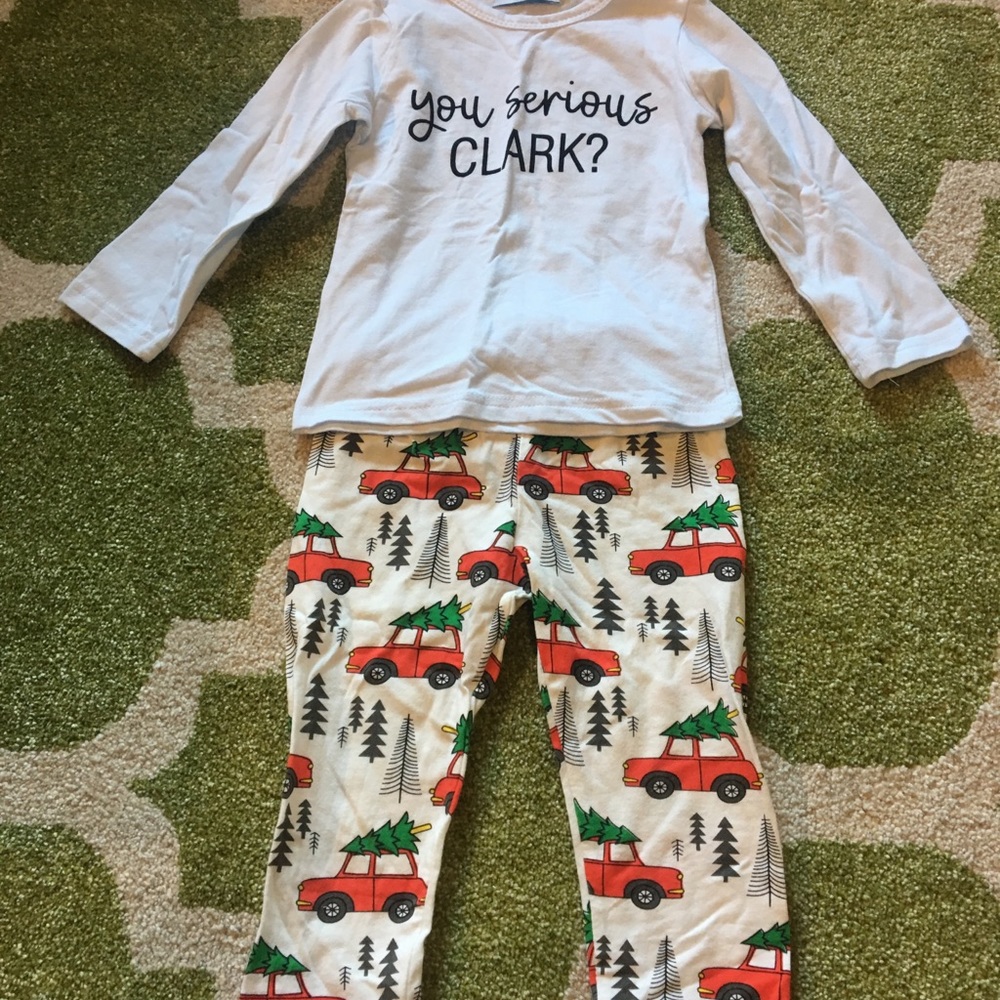 3-4 yr outfit Runs Small!!!